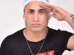 Dedicated to pranks and hidden cameras, he has a channel with his friend fabri lemus called dos bros. Yao Cabrera Usurpo Una Casa Y Agredio Al Equipo De Cronica Hd Diarioshow El Portal De Espectaculo