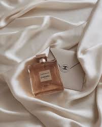 I Ve Worn The Same Perfume For 10 Years But These 5 Fragrances Changed Me Cream Aesthetic Classy Aesthetic Beige Aesthetic See more ideas about aesthetic, beige aesthetic, cream aesthetic. fragrances changed me cream aesthetic