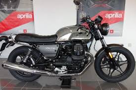 Moto Guzzi V7 Iii Carbon Shine Limited Edition 2018 Thecustommotorcycle Co Uk Moto Guzzi Moto Carbon