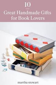 12 Handmade Gifts For Book Lovers In 2020 Book Lovers Gifts Diy Book Lovers Gifts Creative Homemade Gifts