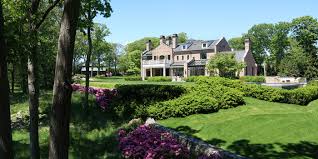 Tom brady has been voted the nfl's mvp three times and has won afc championship nine times. Tour Tom Brady Gisele Bundchen S 39 5m Brookline House Up For Sale Business Insider