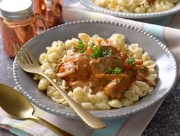 Granted, i'm sure it was quick and easy, but i wish she had made this chicken. Creamy Chicken Livers On Shell Noodles Fattis Monis