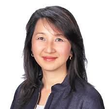 Kelly Chun's Instagram, Twitter & Facebook