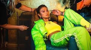 Önerilen sıralama en düşük fiyat en yüksek fiyat en yeniler en çok satanlar en çok beğenilenler en çok değerlendirilenler. Madame Tussauds Singapura Bikin Patung Lilin Agnez Mo