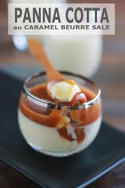 La Recette Facile Des Panna Cotta Maison Nappees De Caramel Au Beurre Sale Un Dessert Italien Tres Simple A Faire En 2020 Desserts Italiens Recette Facile Panna Cotta
