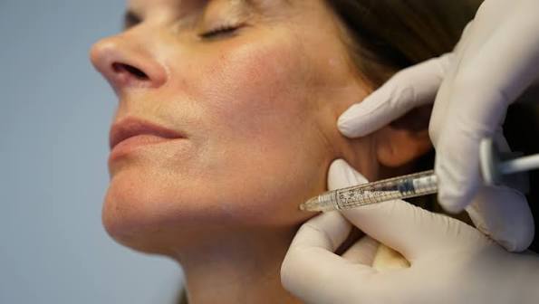 Jawline slimming with hyaluronic acid filler - Clinic Docter Frodo