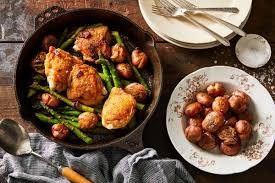 The Crispy Skillet Chicken I Could Eat Every Single Night Crispy Chicken Thighs Bacon Potato Recipes
