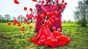 Music video by nena ‎performing 99 luftballons (p) 1983 cbs schallplatten gmbh for entertainment purpose only. 99 Luftballons Hier Gibt Es Nenas Welt Hit Erstmals Zum Angucken Leute Bild De