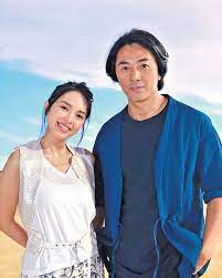 @鄭伊健 做 @黎明 演唱會嘉賓】天王黎明正在舉行一連9場《leon黎明talk & sing 2021紅館演唱會》，日前黎天王找來鄭伊健做嘉賓，背對背chok住合唱《友情歲月》！. è˜‡éº—çŠé„­ä¼Šå¥æ‹å»£å'Šèˆžä¸åœ æ™´å ± å¨›æ¨‚ å¨›æ¨‚ D210104