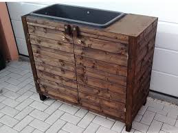 Alles was du für den bau von deinem hochbeet aus paletten benötigst sind vier europaletten. Toom Kreativwerkstatt Hochbeet Schrank