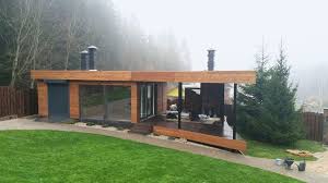 Case in legno e gazebi in legno costruiti per particolari esigenze di custodia o magazzino; Casa In Legno Con Tetto Piano