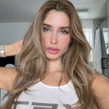 Erika Stetson's Instagram, Twitter & Facebook