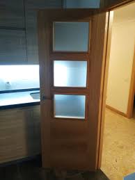 Contamos con más de 50 modelos de puertas de la gama alto brillo 4 cantos cristal, elige uno o varios colores para combinar y pídenos tu presupuesto sin compromiso. Puertas Y Armarios Cocinas Lamar