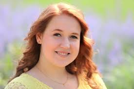 🎉 Congratulations Class of 2020! A special congrats to our beloved barista  Vanessa Reardon! She'll be in the hut this afternoon, so swing by to wish  her the very best! We're so