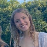 Kelly Putnam's Instagram, Twitter & Facebook