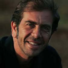 Roberto Schmidt (@robertoindelhi)