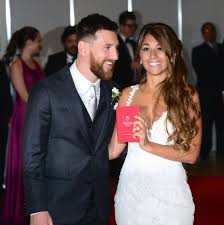 July 25 at 7:57 am ·. Lionel Messi Antonella Roccuzzo Details Zum Brautkleid Und Ein Boser Fauxpas Gala De