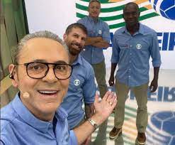 His opponents were such fighters as: Ex Arbitro Paulo Cesar De Oliveira E Vitima De Injuria Racial Macaco Sem Vergonha Istoe Independente