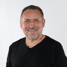 Eric Neuner's Instagram, Twitter & Facebook