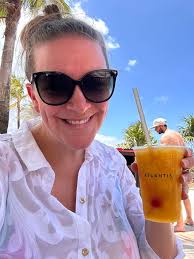 Food options at Atlantis Paradise Island poolside restaurants and bars