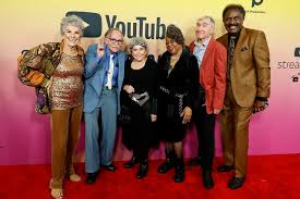 Actress and Retirement House TikToker Reatha 'Rose' Grey Dies at 75: 'A  Member of Our Family'