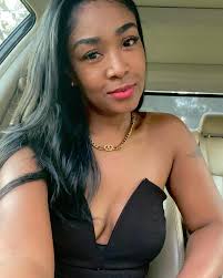 Shanda Scott's Instagram, Twitter & Facebook