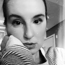 Vicky Rey's Instagram, Twitter & Facebook