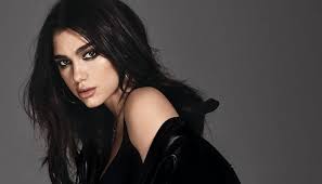 Who Is Dua Lipa Wiki Bio Age Family Sizzles In Tiniest Crochet Bikini
