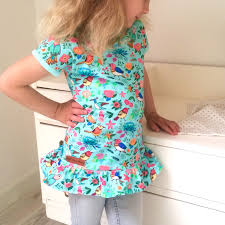 Weitenmaße von schnittmustern auf die eigene körpergröße anpassen. Lita Madchenshirt Schnittmuster Gr 98 128 The Crafting Cafe