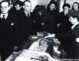 Joseph scherschel/the life picture collection via getty images quick facts name che guevara birth date june 14, 1928 death date october 9, 1967 Evita Enbalmed History Highlighters
