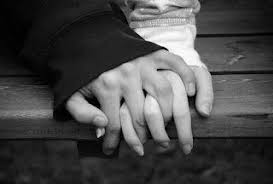 اجمل الصور الرومانسية للعاشقين مكتوب عليها اجمل كلام حب يلا صور Black And White Couples Rings For Girls Girls Hand