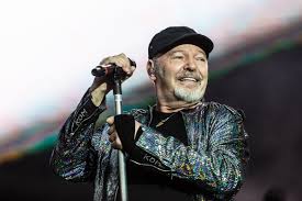 È un vasco rossi profetico quello che si confessa direttamente su instagram, in un post che è stato immediatamente divorato dai suoi fan e che, tempo pochi minuti, ha girato su tutti i principali di informazione, musicale e non solo. Vasco Rossi Le Frasi Piu Belle Delle Canzoni Del Rocker Di Zocca
