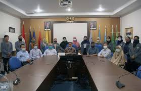 Nah itulah bro kegunaan kuota kemendikbud, jadi sudah jelas kan aplikasi untuk kuota kemendikbud digunakan untuk apa saja? Rektor Ugj Lepas 13 Mahasiswa Fkip Untuk Ikuti Program Kampus Mengajar Perintis Kemendikbud Ri Cirebon Bribin