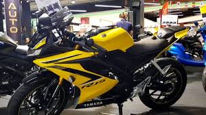 This is the yamaha r15 v3, which has been launched after a lot of wait. Yamaha Yzf R15 V3 0 Spied In New Bright Yellow Colour