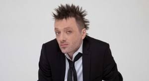Музыкант попытался исполнить две песни. Gleb Samojlov Agata Kristi The Matrixx Rok Pevec