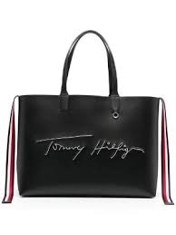 From roomy wallets, generously proportioned to fit. Tommy Hilfiger Bags For Women Shop Online New Arrivals New Season Shipping To Estonia