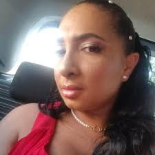 Miss Universe Cuba 🇨🇺 2025 junto a su bella madre @liliestefan desde Los  Ángeles 🌸✨ @linaluaces cada día luce más regia. #RoadToMissUniverse2025  @missuniversecuba @missuniverse #InsideBeautyPR #MissUniverse #MissCuba