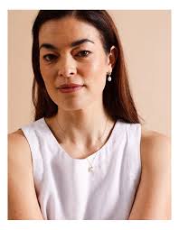 Trent Nathan Pearl in Clam Shell Necklace in Gold