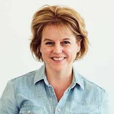 Rachel Kelly's Instagram, Twitter & Facebook