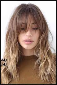 Ob mit oder ohne pony ob glatt, gewellt oder lockig ob fransenschnitt oder klare konturen ob gleichmäßig gestuft oder alle haare auf einer länge alles ist. Die Besten Pony Frisuren Haare Zum Selber Schneiden Wie Eine Pony Frisur Mit Geraden Pony Gut Aussie Lange Haare Schneiden Frisur Langes Gesicht Lange Haare