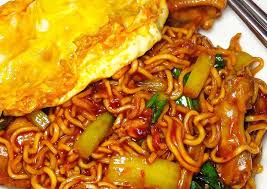 The easiest maggi mee goreng recipe that you can make it in 10 minutes using 5 ingredients! Maggi Goreng