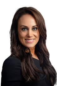 Lara Page's Instagram, Twitter & Facebook