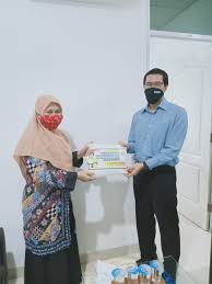 Rumah sakit hermina dikenal sebagai rumah sakit umum rujukan untuk perawatan ibu dan anak. Haslinda Wahab Salurkan Bantuan Apd Ke Rs Hermina Dan Ratusan Sembako Ke Warga Kelurahan Borong Makassar Terkini