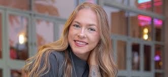 Kay Hansen's Instagram, Twitter & Facebook