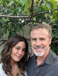 Inside Emmanuelle Chriqui's romance with famous actor boyfriend, who she  feels 'so lucky' to have met