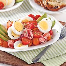 Combien de temps pour un oeuf à la coque parfait ? Salade Oeufs Tomates Et Avocats 5 Ingredients 15 Minutes
