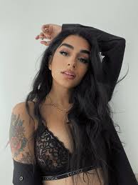 Saira Spooks - Free nude pics, galleries & more at Babepedia