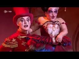 Pin By Coralys Colon On The Phantom Of The Opera In 2020 Phantom Of The Opera Love Never Dies Halloween Face Makeup