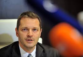 Zalen nak hmun nuam: Chek-ram,