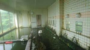 北海道雷電温泉】廃墟化してもまだ温泉は湧くせいでお湯は綺麗な廃墟という未知のエリアが話題「河童でも潜んでそう」 - Togetter [トゥギャッター]